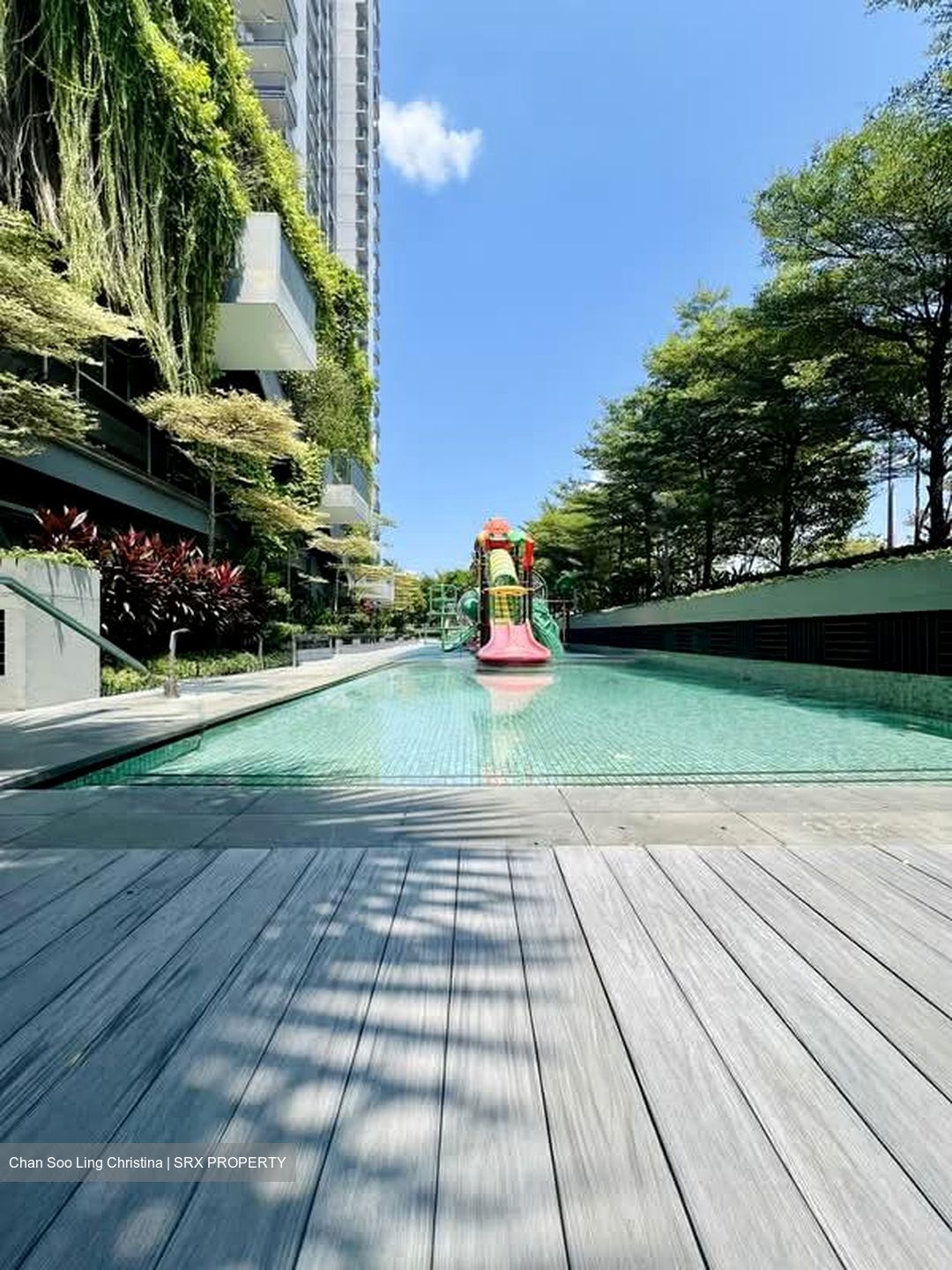 Sky Vue (D20), Condominium #588753551